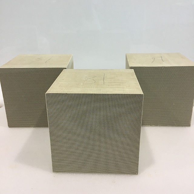 Bộ chuyển đổi xúc tác Pt Pd Rh Tiêu chuẩn lò đốt gỗ Chất xúc tác khí đuôi Chất xúc tác OC 46 CPSI